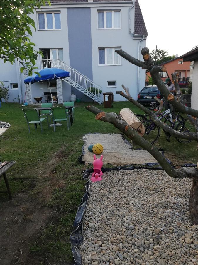 Apartmany Mk U Modre Kocky Nové Hrady Exterior foto